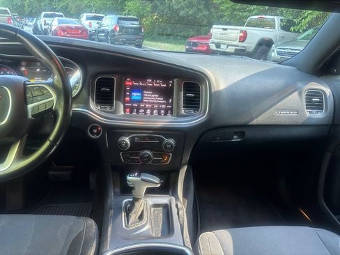 Used 2016 Dodge Charger SXT RWD image 37