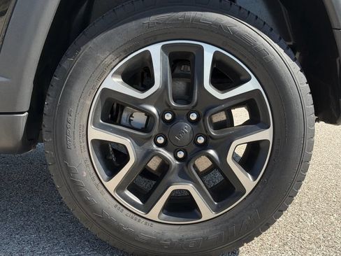 Used 2019 Jeep Compass Trailhawk AWD/4WD image 36