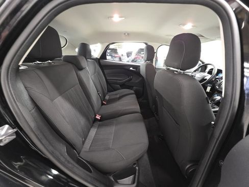 Used 2018 Ford Focus SE w/ Cold Weather Package image 11