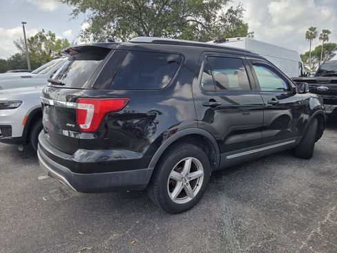 Used 2016 Ford Explorer XLT w/ Equipment Group 202A AWD/4WD image 5