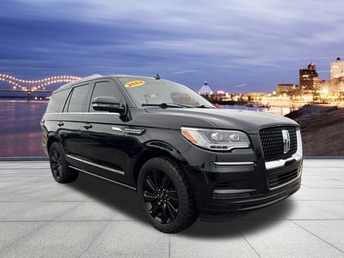 Used 2024 Lincoln Navigator Reserve image 4