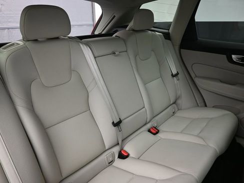 Used 2023 Volvo XC60 B5 Plus w/ Climate Package image 30