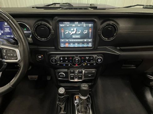 Used 2023 Jeep Wrangler Unlimited Sahara image 36