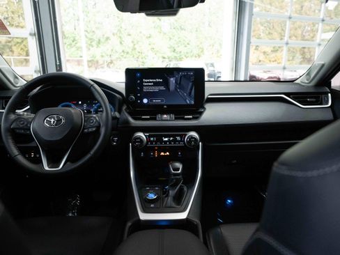 Used 2025 Toyota RAV4 Limited w/ Advanced Technology Package image 21