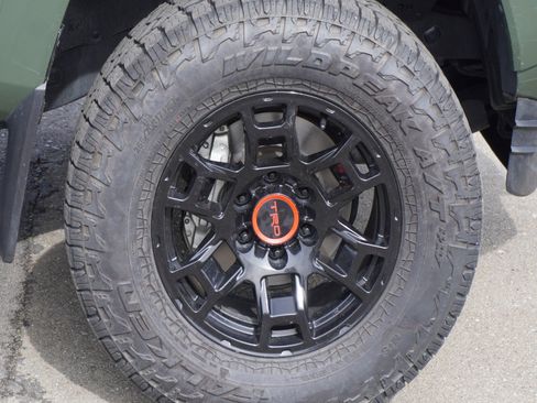 Used 2021 Toyota Tacoma TRD Sport w/ TRD Premium Sport Package image 7