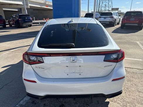 Used 2024 Honda Civic Sport image 3