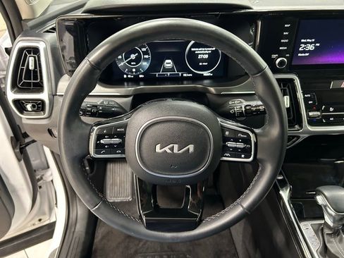 Used 2023 Kia Sorento SX AWD/4WD image 12