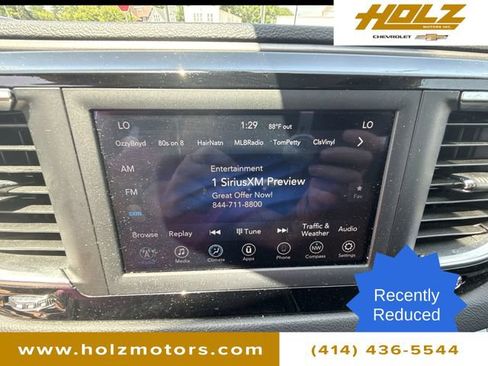 Used 2020 Chrysler Pacifica Touring FWD image 13