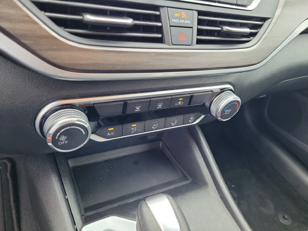 Used 2025 Nissan Altima 2.5 SV FWD image 34