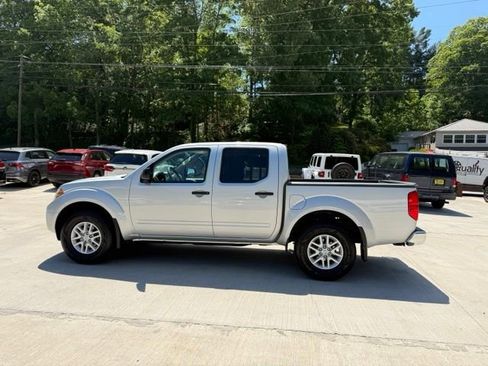 Used 2018 Nissan Frontier SV AWD/4WD image 10