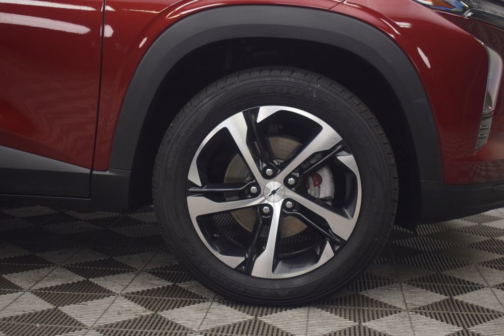 Used 2024 Chevrolet Trax RS w/ Driver Confidence Package FWD image 25