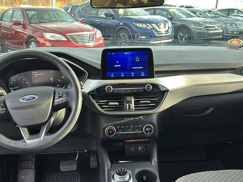 Used 2020 Ford Escape SE image 12