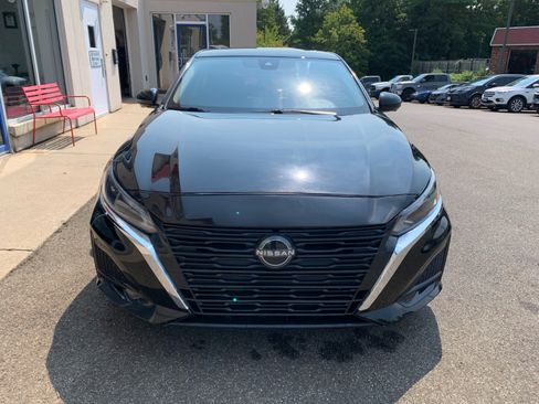 Used 2024 Nissan Altima 2.5 SL FWD image 2