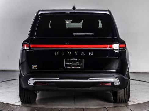 Used 2024 Rivian R1S Adventure AWD/4WD image 5