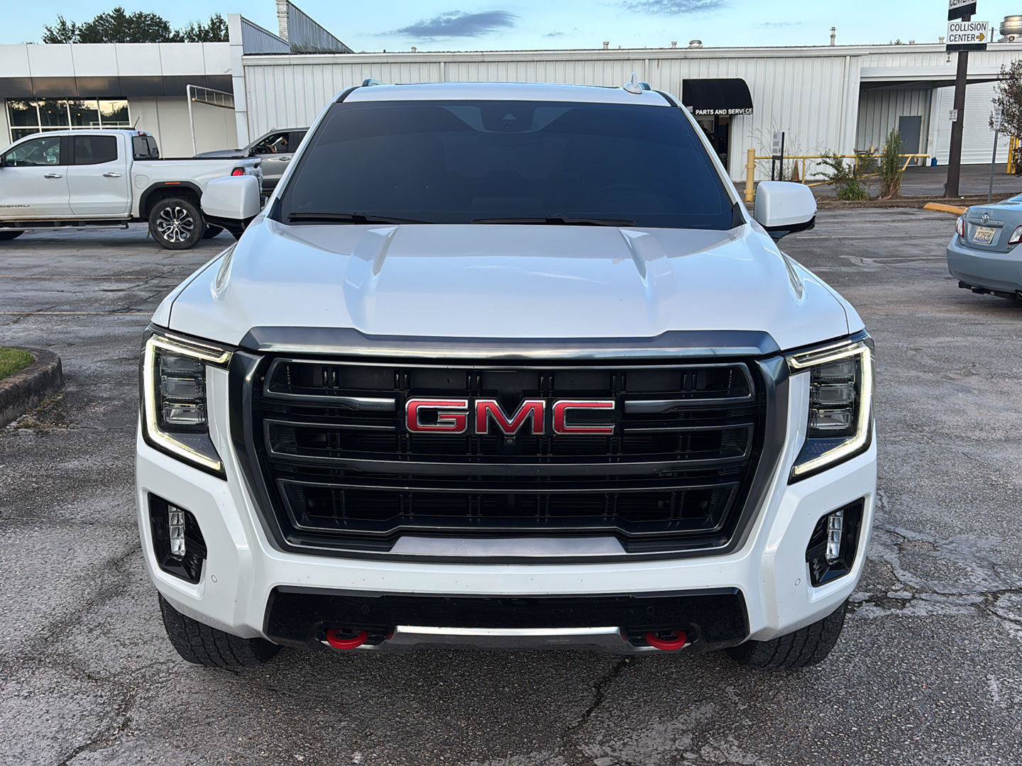 Certified 2024 GMC Yukon AT4 w/ Technology Package AWD/4WD image 2