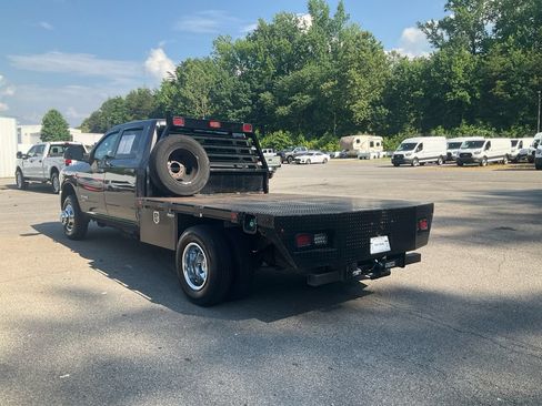 Used 2022 RAM 3500 Tradesman w/ Chrome Appearance Group AWD/4WD image 7