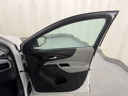 Used 2020 Chevrolet Equinox LT AWD/4WD image 14