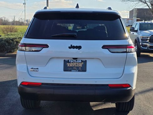 Used 2024 Jeep Grand Cherokee L Altitude image 6