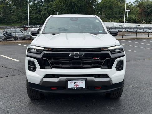 Used 2023 Chevrolet Colorado Z71 w/ Z71 Convenience Package 2 AWD/4WD image 9