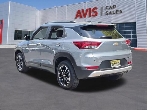 Used 2025 Chevrolet TrailBlazer LT AWD/4WD image 9