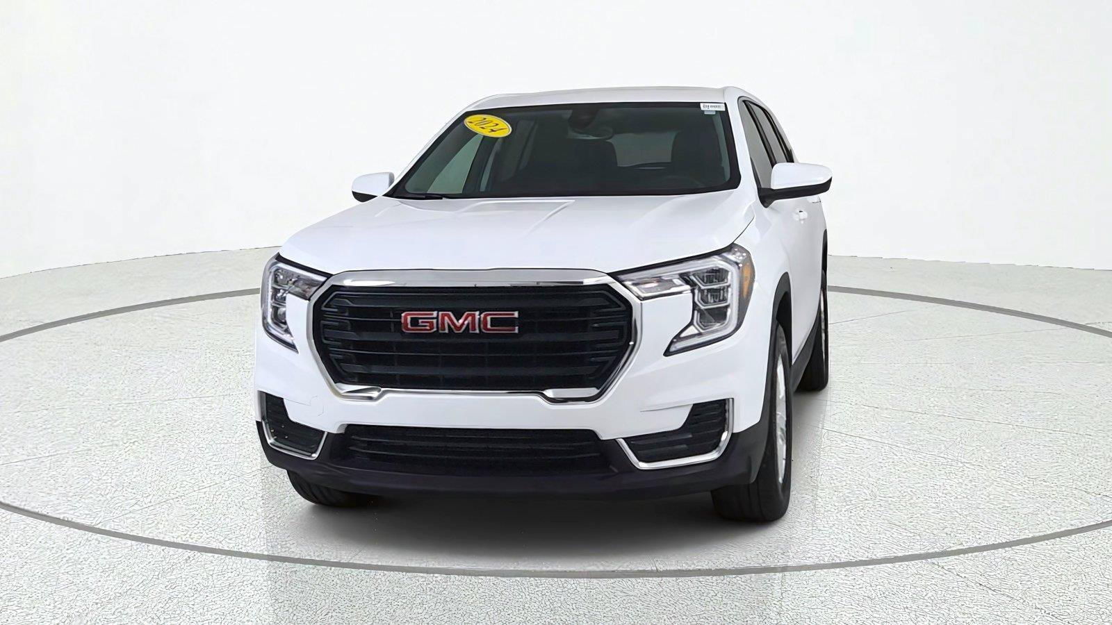 Used 2024 GMC Terrain SLE w/ LPO, Floor Liner Package AWD/4WD image 2