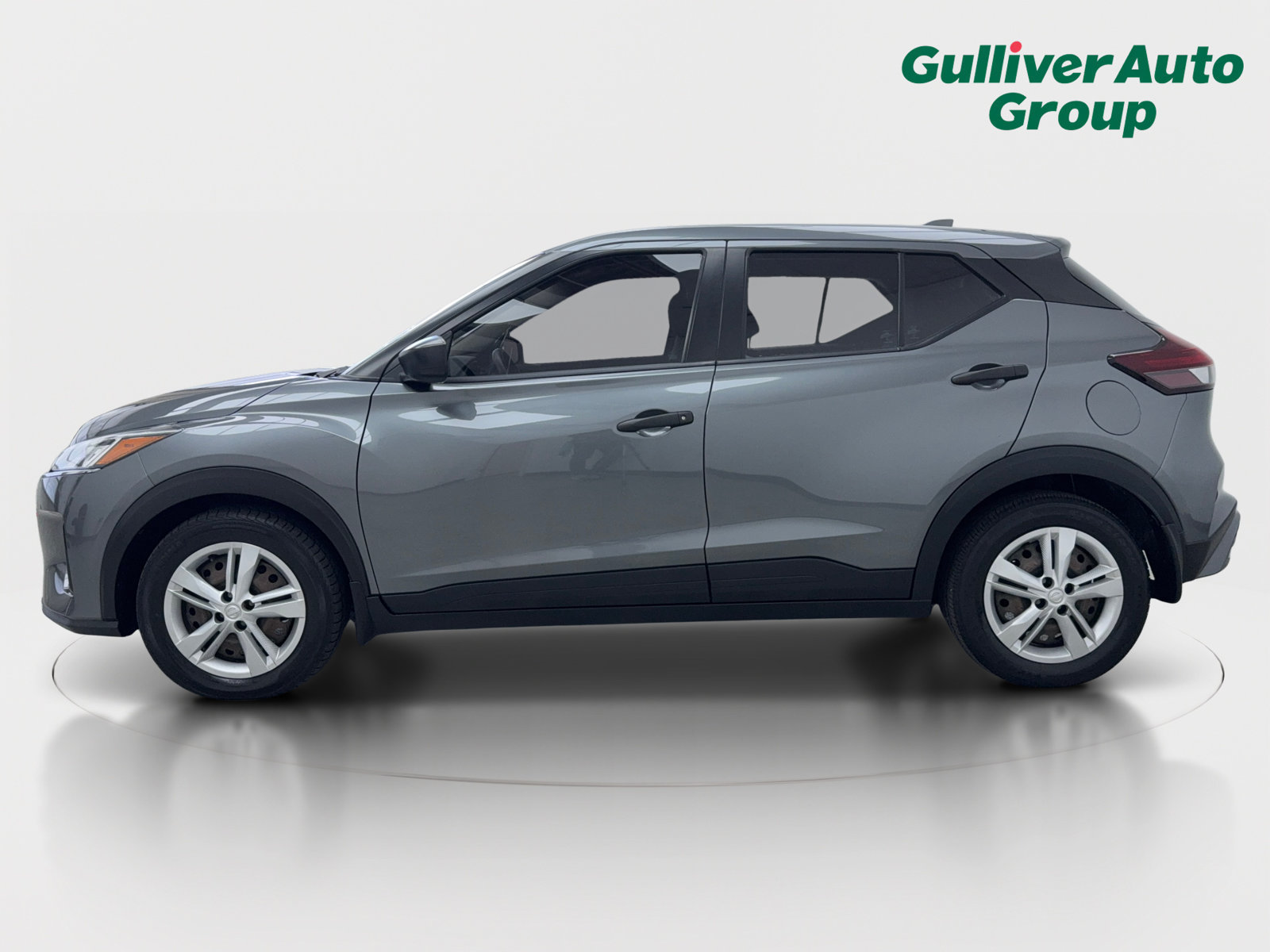 Used 2023 Nissan Kicks S FWD image 3