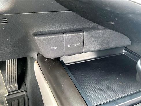 Used 2023 Toyota Camry SE image 15