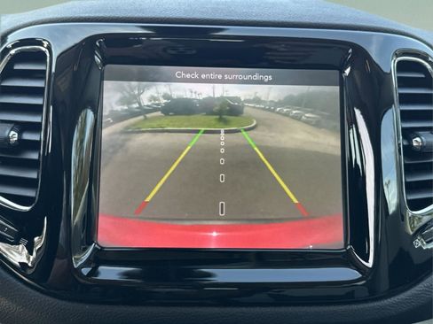 Used 2020 Jeep Compass Limited w/ Safety & Security Group image 28