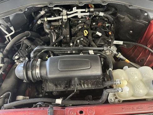 Used 2022 Ford Explorer XLT w/ Equipment Group 202A image 37