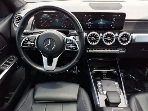 Used 2022 Mercedes-Benz GLB 250 4MATIC image 12