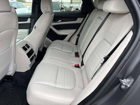 New 2026 Jaguar F-PACE R-Dynamic S image 8