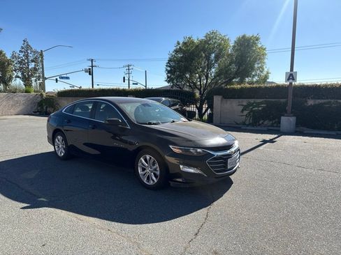 Used 2023 Chevrolet Malibu LT FWD image 2