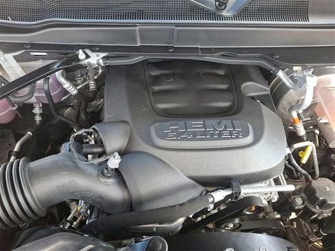 Used 2024 RAM 2500 Tradesman w/ Chrome Appearance Group image 28