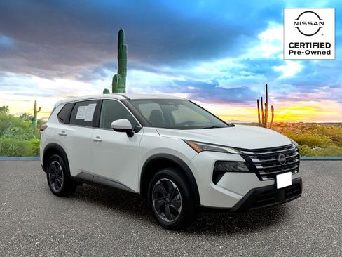 Certified 2025 Nissan Rogue SV FWD image 8