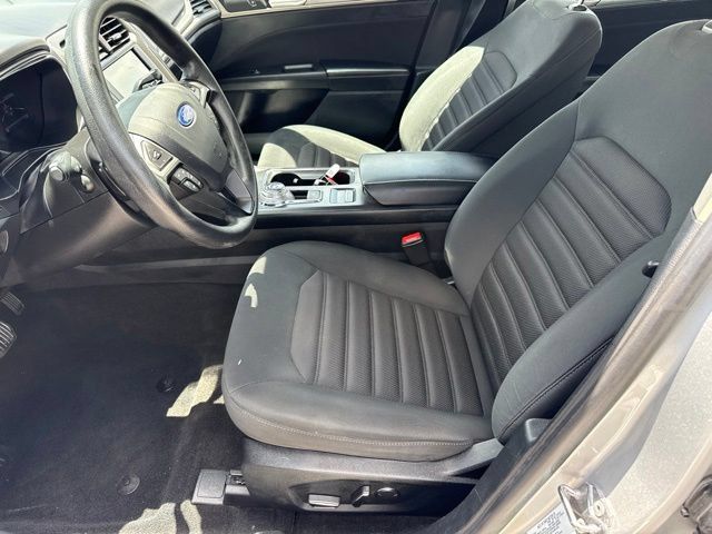 Used 2019 Ford Fusion SE FWD image 9