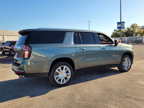 Certified 2024 Chevrolet Suburban High Country image 7