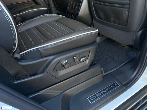 Used 2026 GMC Yukon Denali Ultimate AWD/4WD image 26
