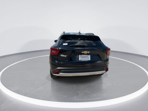 Used 2025 Chevrolet Trax LT w/ Driver Confidence Package FWD image 7