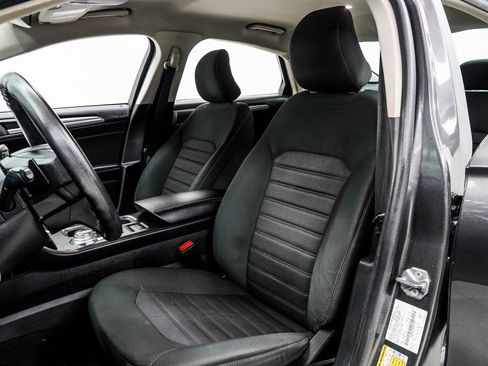 Used 2019 Ford Fusion SE image 36