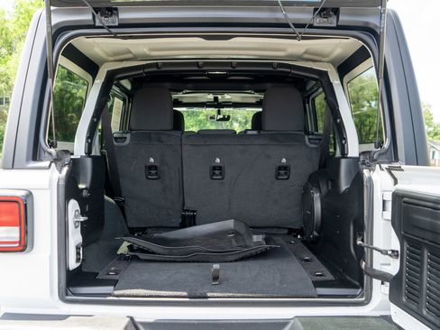 Used 2022 Jeep Wrangler Unlimited Sport AWD/4WD image 9