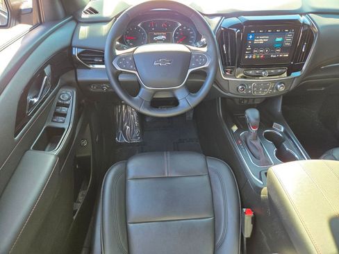 Used 2023 Chevrolet Traverse RS image 10