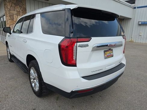 Used 2021 GMC Yukon SLT AWD/4WD image 3