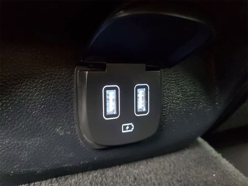 Used 2025 Genesis GV70 2.5T image 13