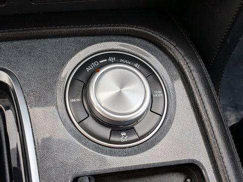 Used 2024 Nissan Armada SV AWD/4WD image 26