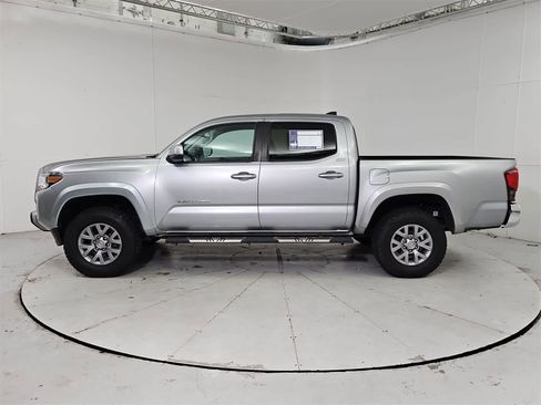 Used 2019 Toyota Tacoma SR5 image 3