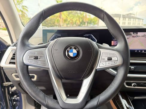 Used 2024 BMW X7 xDrive40i w/ Premium Package AWD/4WD image 28