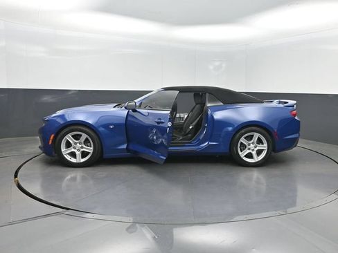 Used 2020 Chevrolet Camaro LT RWD image 37