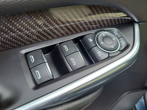 Used 2019 Cadillac XT4 Sport w/ Cold Weather Package FWD image 21