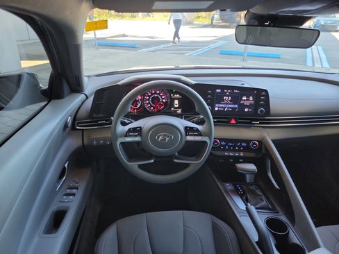 Used 2023 Hyundai Elantra SEL w/ Preferred Accessory Package image 25