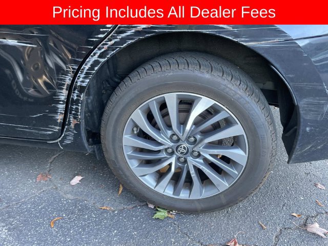 Used 2017 Toyota Corolla XLE w/ Carpet Mat Package (TMS) FWD image 3